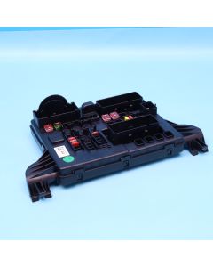 Opel Insignia A Sicherungskasten hinten 22737765 Sicherung Gepäckraum Orig. NL