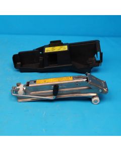 Audi A6 4F C6 Avant Wagenheber 4F0011031 8E0010175A Halterung Original PD