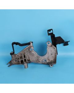 Audi A6 4F C6 Halterung Hochdruckpumpe 059130147J Aggregathalter Konsole Orig PH