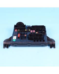 Opel Insignia A Sicherungskasten hinten 22737766 Relaiskasten Original